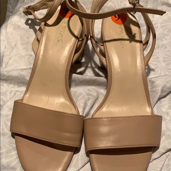 SANDALS - Picture 5 of 6